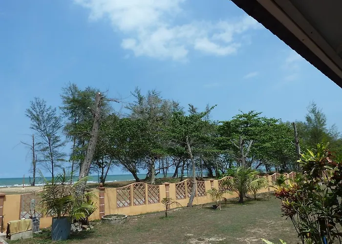 Guests house Cempaka Beach Resort